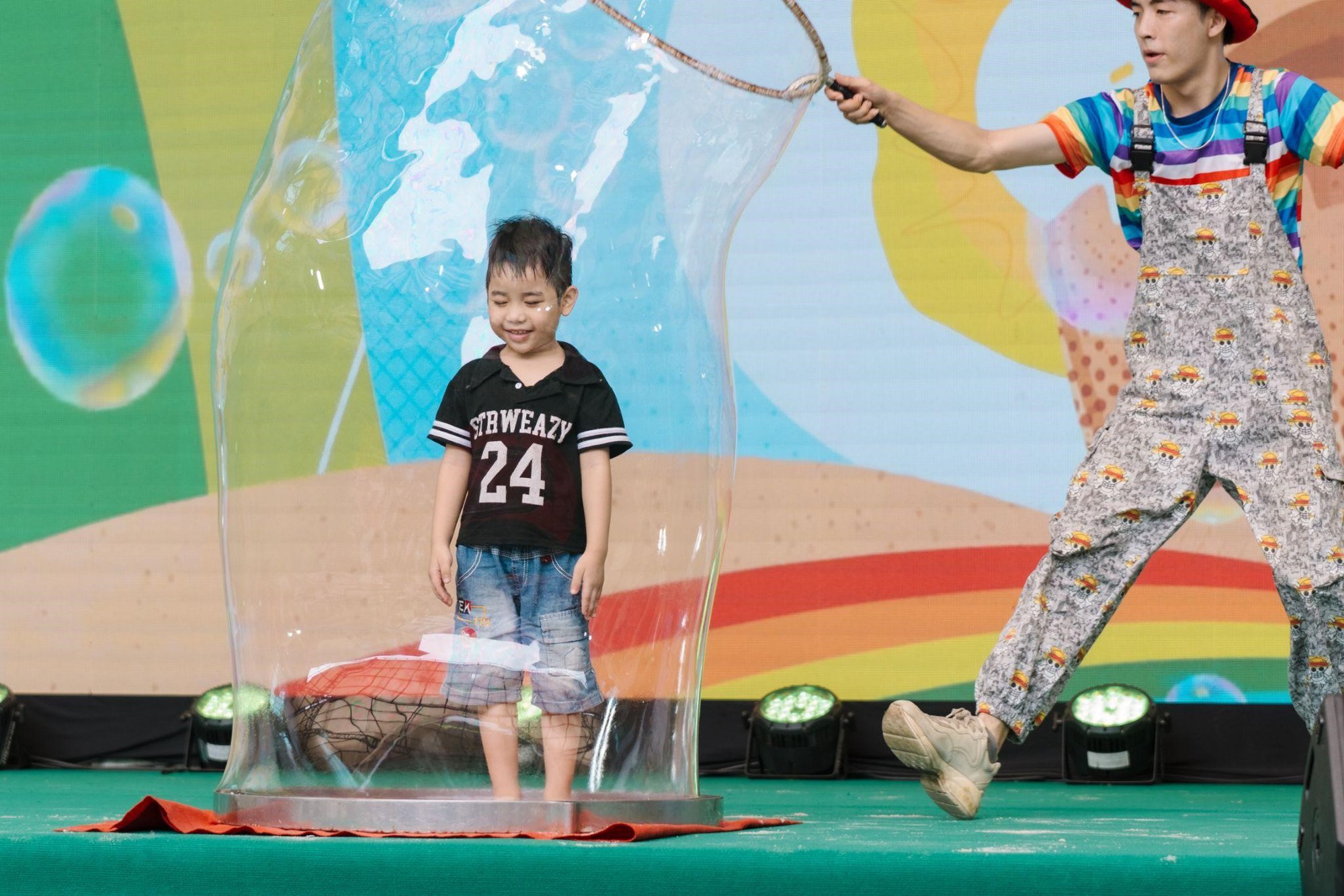 Hàng trăm gia đình đối tác tham gia Ngày hội gia đình Grab 2025: Vỡ òa cảm xúc tình thân - Ảnh 8. Hàng trăm gia đình đối tác tham gia Ngày hội gia đình Grab 2025: Vỡ òa cảm xúc tình thân - Ảnh 8.