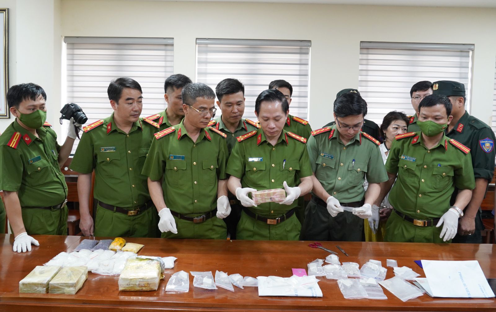 Phá đường dây ma túy "khủng" từ Hà Nội về Thanh Hóa, thu 1 khẩu súng- Ảnh 3.