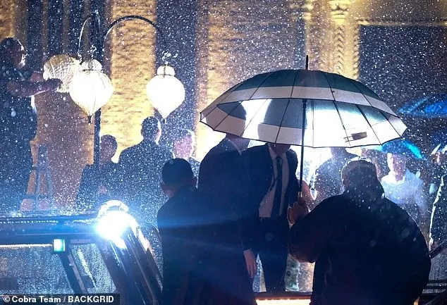 Hỗn loạn ở đám cưới tỷ phú Jeff Bezos, khách mời bỏ chạy- Ảnh 2. Hỗn loạn ở đám cưới tỷ phú Jeff Bezos, khách mời bỏ chạy- Ảnh 2.