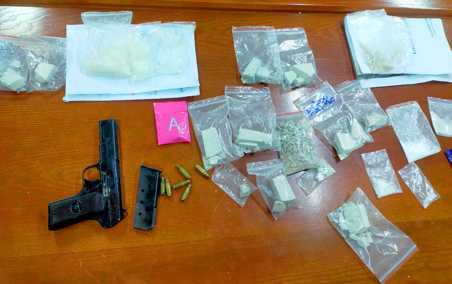 Phá đường dây ma túy "khủng" từ Hà Nội về Thanh Hóa, thu 1 khẩu súng- Ảnh 2.