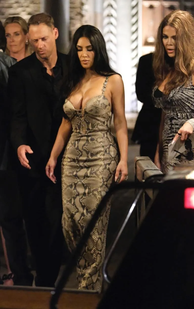 Hỗn loạn ở đám cưới tỷ phú Jeff Bezos, khách mời bỏ chạy- Ảnh 10. Hỗn loạn ở đám cưới tỷ phú Jeff Bezos, khách mời bỏ chạy- Ảnh 10.