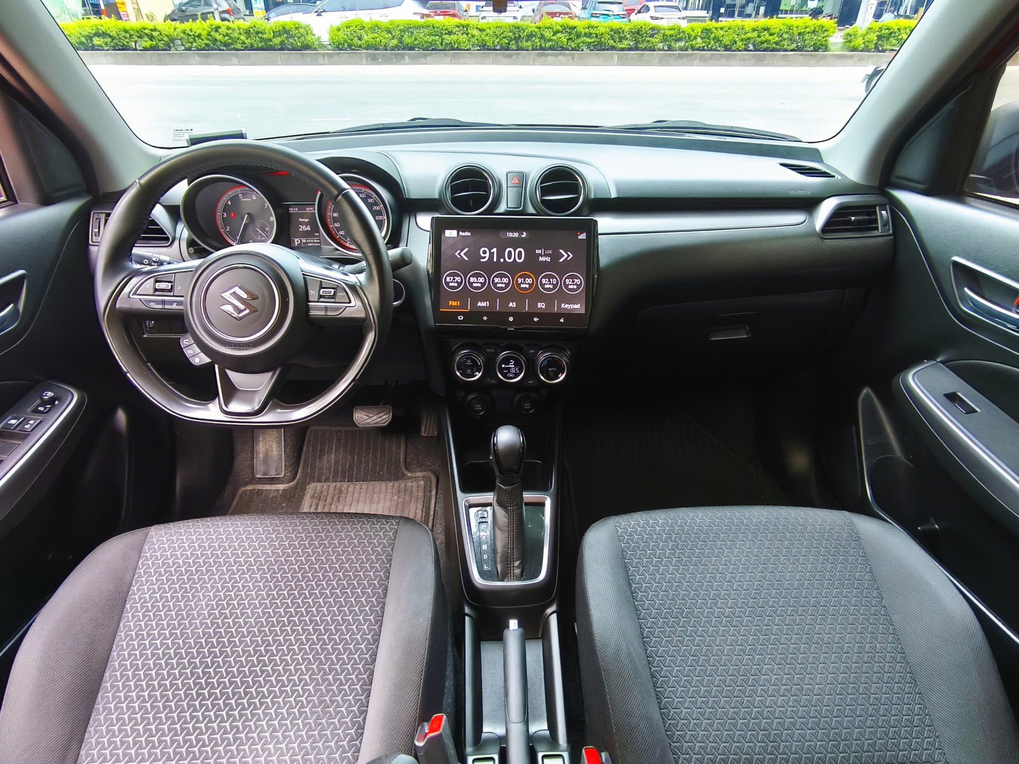 Đắt hơn gần 20 triệu nhưng Suzuki Swift 2025 hơn hẳn bản cũ: Thêm ADAS, cân bằng điện tử, chuyển sang nhập Nhật- Ảnh 6.