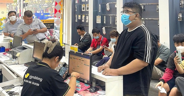 Có thật: Khách Việt chi 800 triệu đồng mua chiếc điện thoại, giá ngang ô tô nhưng không có 5G, AI - Ảnh 2.