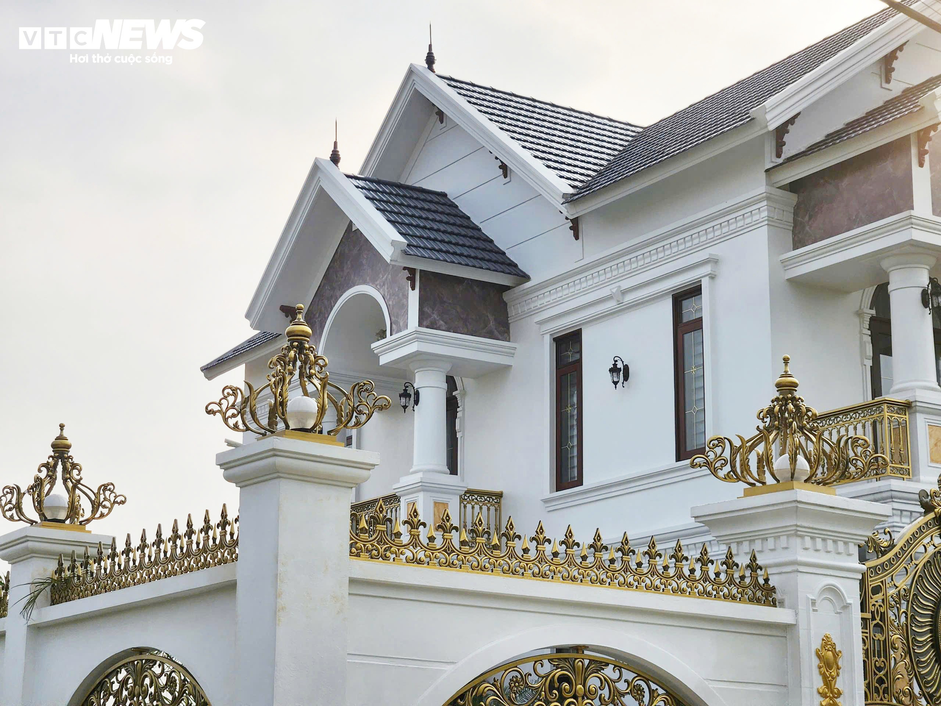 Biệt thự của ông trùm lừa đảo 38 tuổi tại Bắc Ninh gây xôn xao dư luận - Ảnh 9.