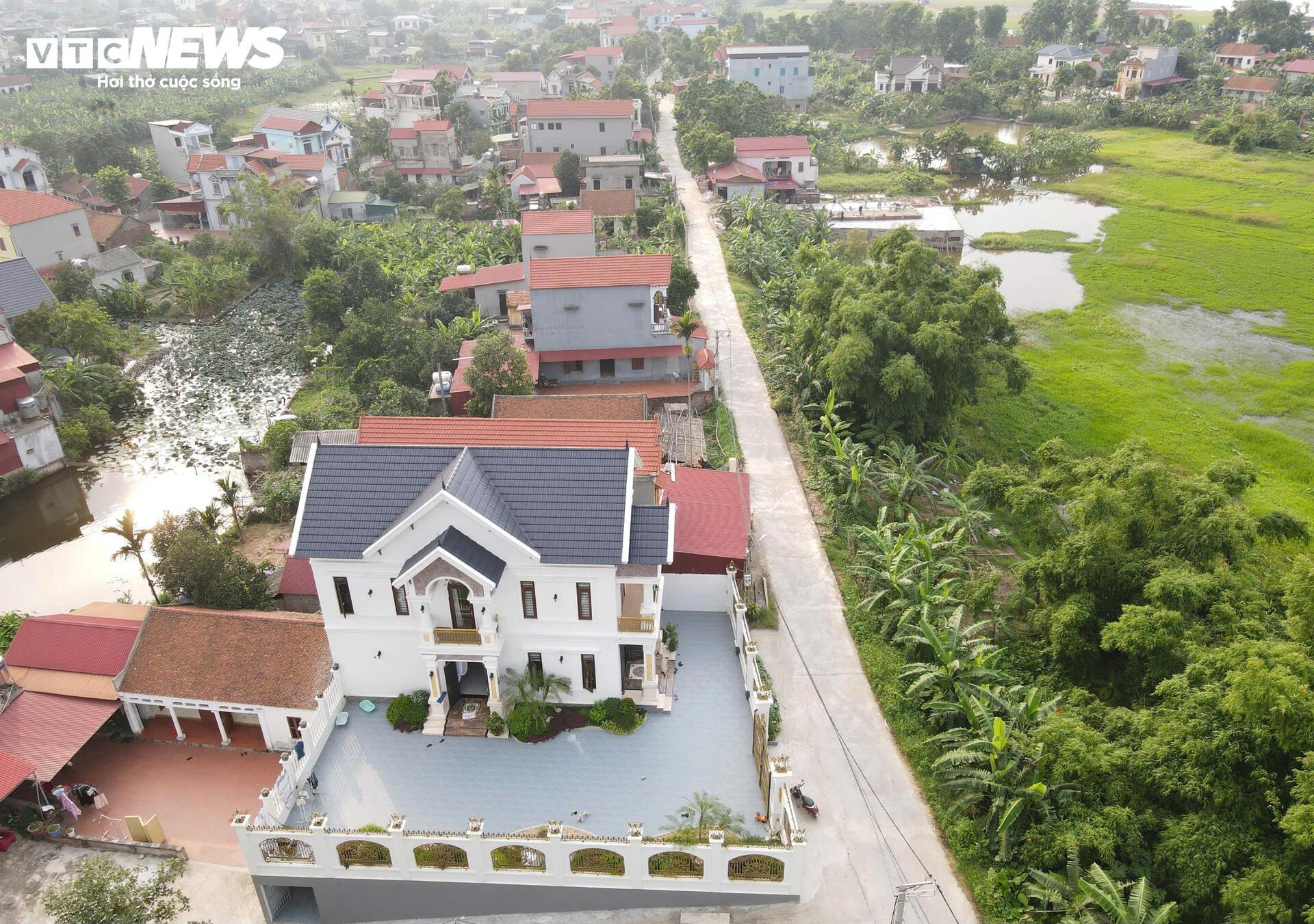 Biệt thự của ông trùm lừa đảo 38 tuổi tại Bắc Ninh gây xôn xao dư luận - Ảnh 8.
