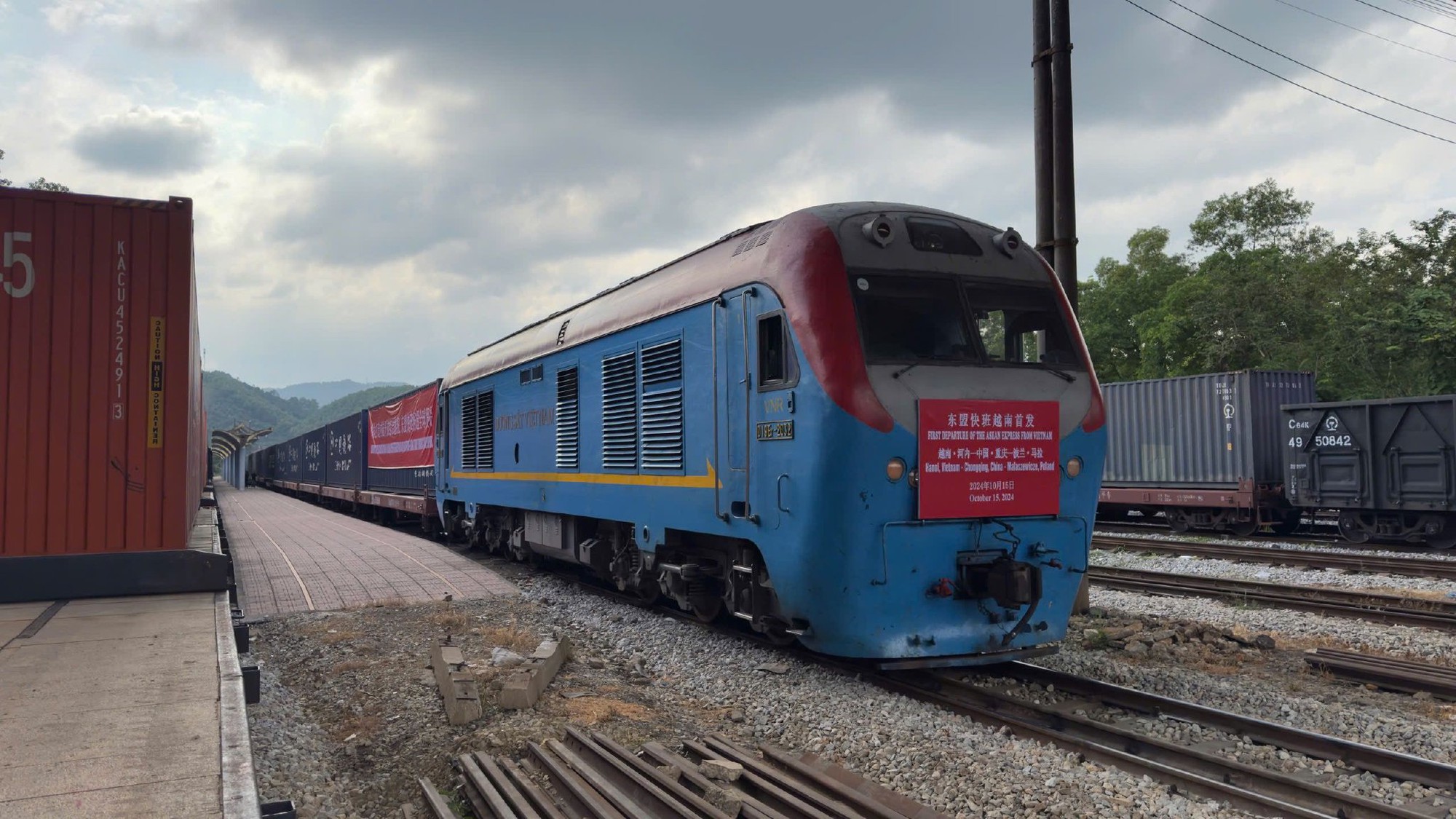 C&uacute; h&iacute;ch từ H&agrave; Nội: Trung Quốc mở lối đi chiến lược đưa h&agrave;ng trăm triệu USD h&agrave;ng h&oacute;a từ ASEAN sang EU - Ảnh 1.