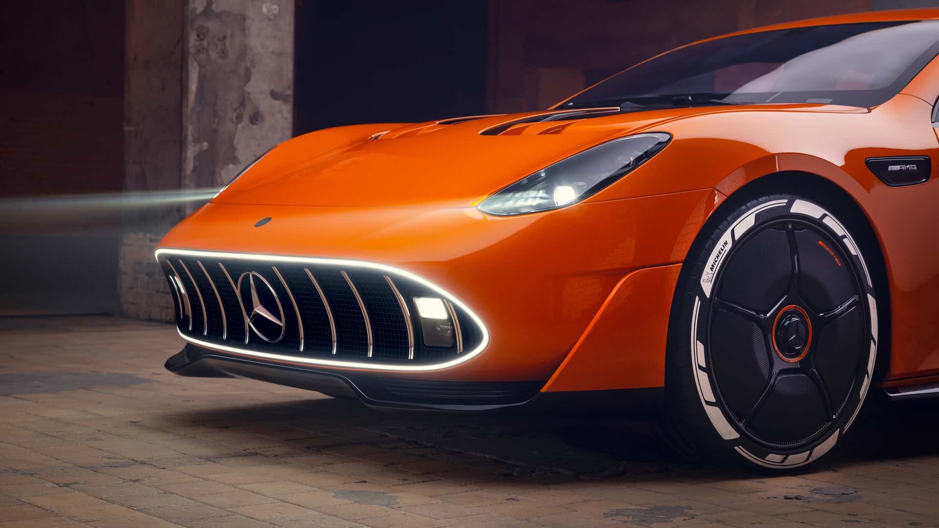 Mercedes-AMG GT đời mới này gắn loa ở đèn pha để giả một thứ tiếng mà fan xe xăng yêu thích - Ảnh 2.