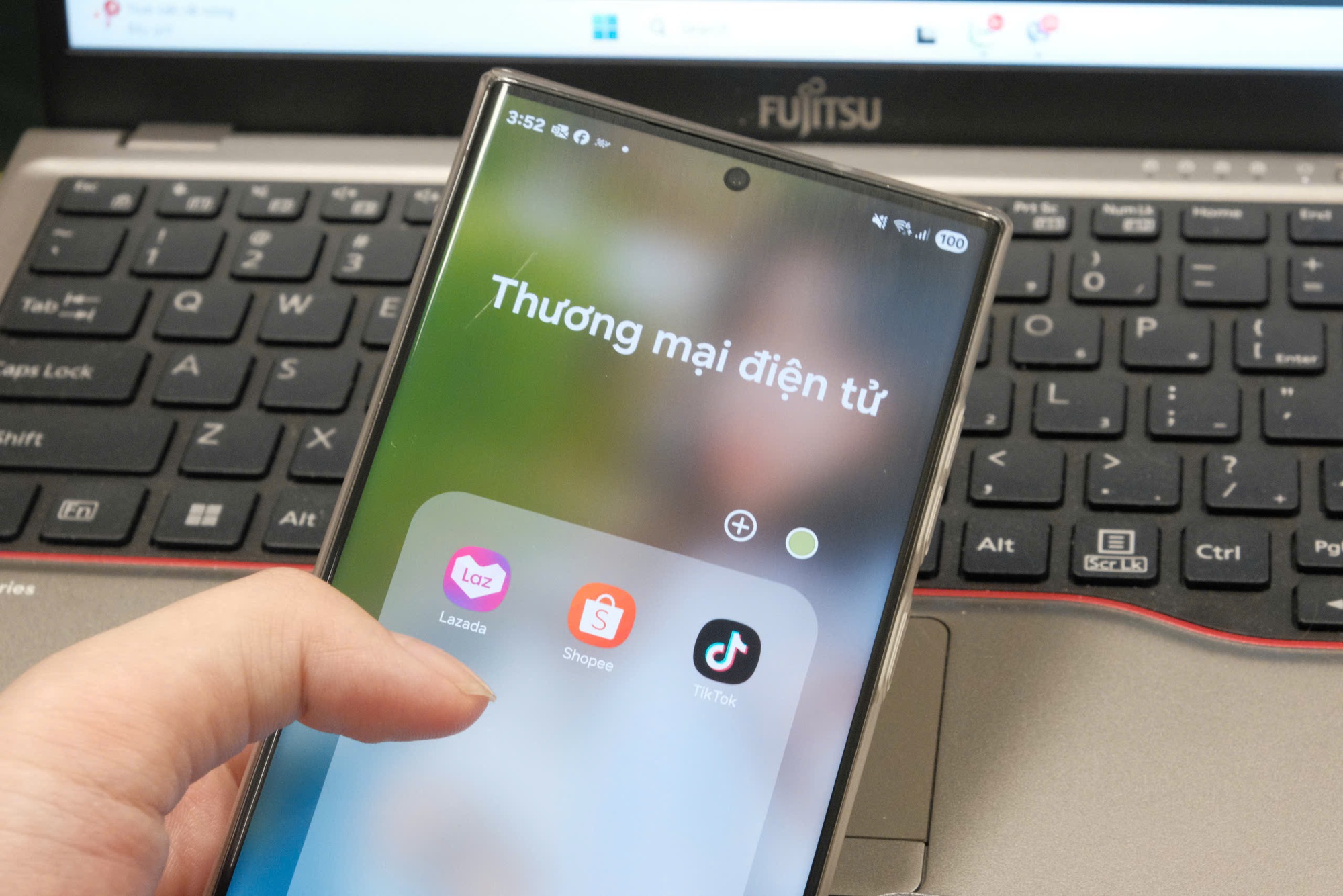 Bất ngờ với mức chi tiêu tỷ USD cho mua sắm online của người Việt- Ảnh 1.