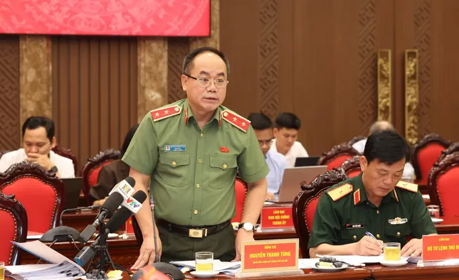 Giám đốc Công an Hà Nội thông tin vụ tài liệu bị đốt cạnh trụ sở phường Cổ Nhuế 2 - Ảnh 1.