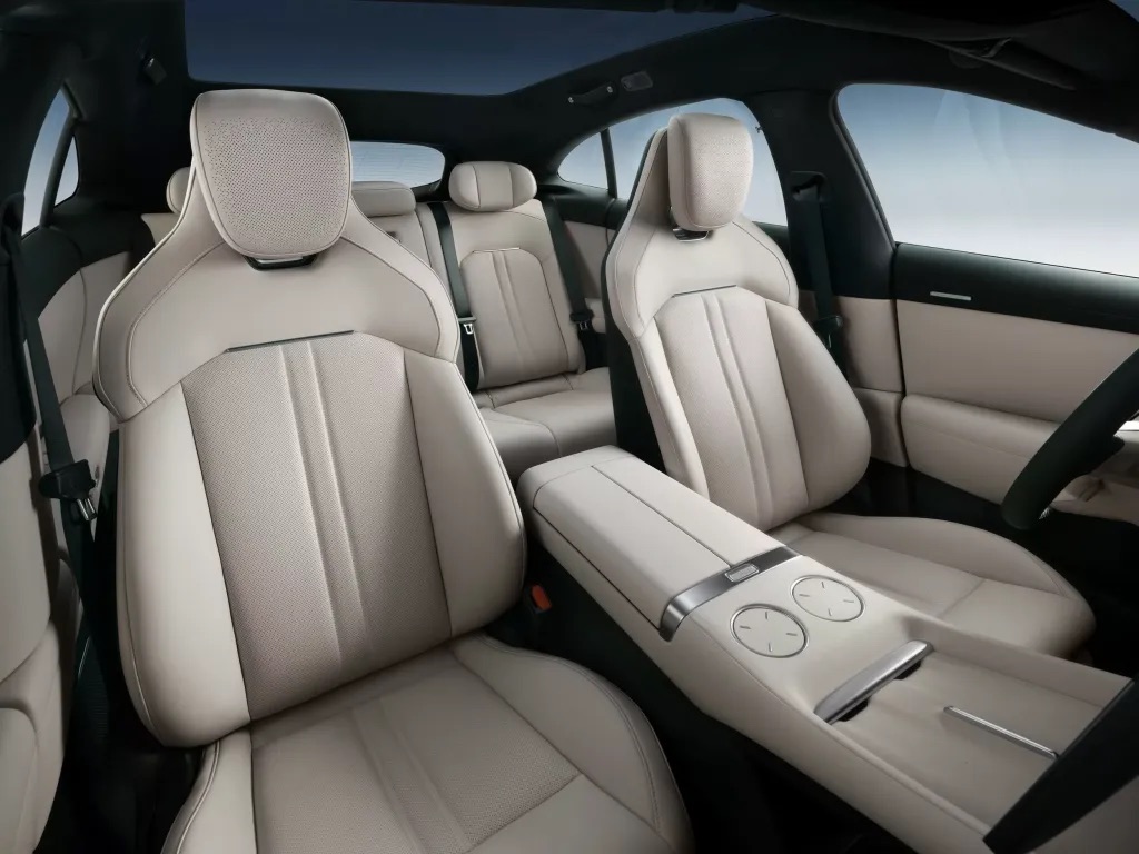 Xiaomi YU7 chính thức ra mắt: SUV điện thách thức Tesla Model Y, giá từ 911 triệu đồng- Ảnh 4.