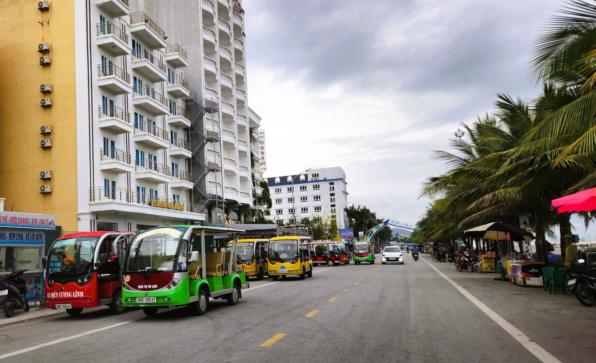Hàng trăm xe điện ở bãi biển nổi tiếng Thanh Hóa sẽ dừng hoạt động- Ảnh 1.