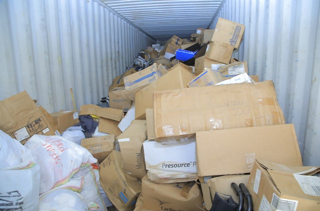 Tịch thu 50,4 triệu sản phẩm thuốc giả, cảnh báo sức khỏe toàn cầu - Ảnh 1.