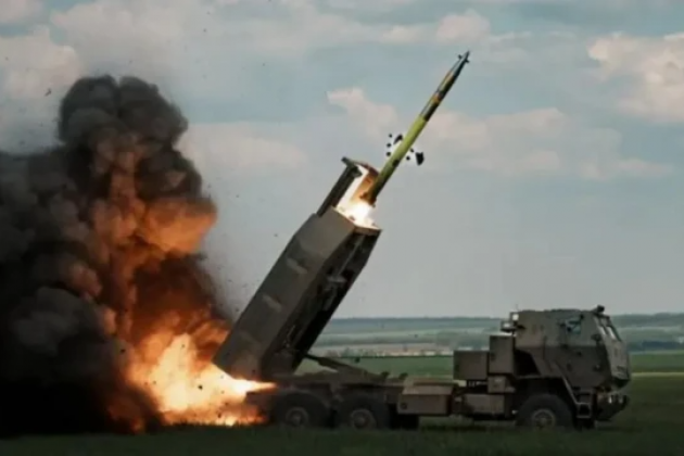 Lực lượng Ukraine tấn công đặc nhiệm Akhmat bằng tên lửa HIMARS do Mỹ cung cấp - Ảnh 1.