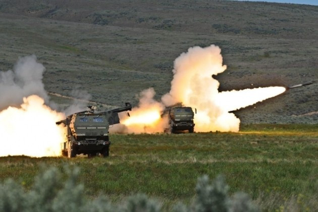 Lực lượng Ukraine tấn công đặc nhiệm Akhmat bằng tên lửa HIMARS do Mỹ cung cấp - Ảnh 2.