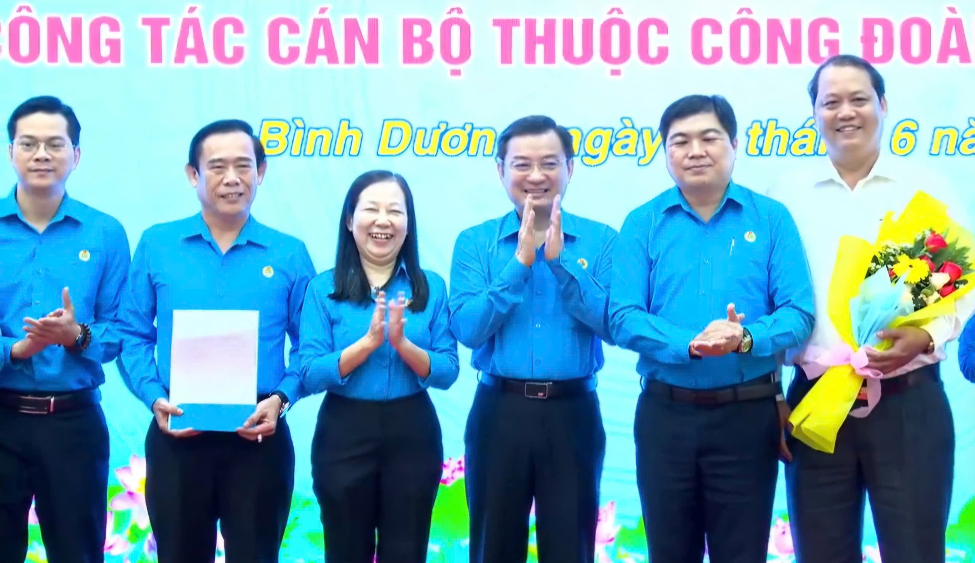 Chủ tịch LĐLĐ tỉnh Bình Dương phát biểu xúc động tại hội nghị trước khi hợp nhất với TP HCM- Ảnh 1.