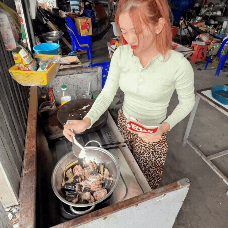 Món đặc sản "rùng mình" ở miền Tây ngày hè: Người sợ xanh mặt, người lại gật gù khen ngon - Ảnh 7. Món đặc sản "rùng mình" ở miền Tây ngày hè: Người sợ xanh mặt, người lại gật gù khen ngon - Ảnh 7.