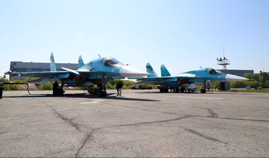 Hàng Loạt Su-34 Bị Phá Hủy Sau Cuộc Tấn Công Vào Sân Bay Marinovka Ở Volgograd 1 Fxikmplwyaialsh E1685625031419 1751081204330 1751081204790639783859