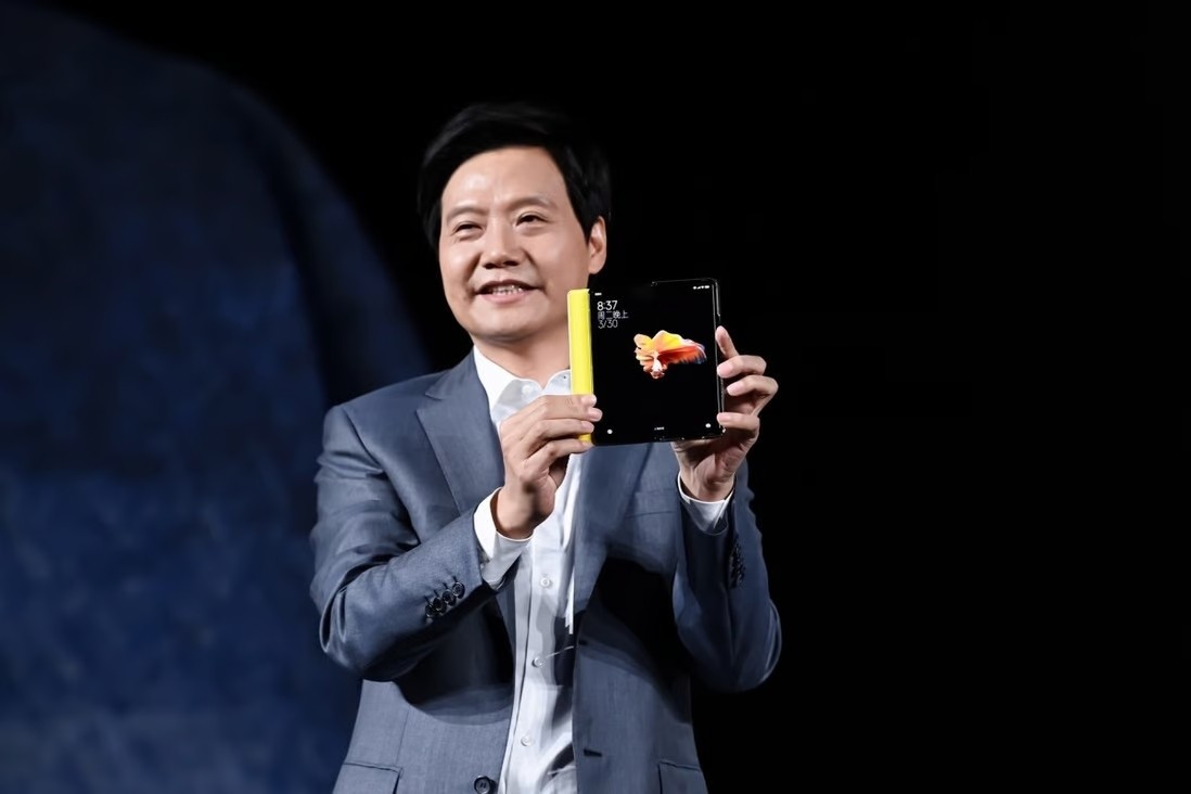 Đường Đến ‘Ngôi Vương’ Của Ceo Xiaomi Lôi Quân - Tỷ Phú Giàu Nhất Trung Quốc: &Quot;Chỉ Cần Đứng Ở Đầu Gió, Đến Con Lợn Cũng Có Thể Bay&Quot; 1 Lei Jun Xiaomi 8442 1670875221 1701071045 1751103884856 17511038861122043120087