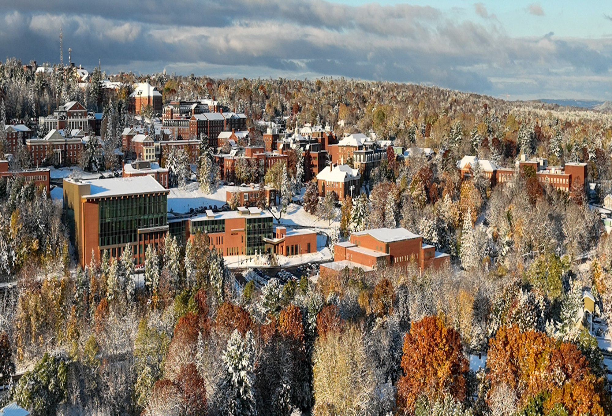 Bật mí cách du học Canada tiết kiệm năm 2025 - Ảnh 1.