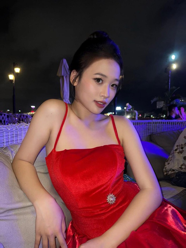 Cục trưởng Xu&acirc;n Bắc chiếm s&oacute;ng g&aacute;i xinh, đu trend TikTok, netizen n&oacute;i &ldquo;kh&ocirc;ng triệu view hơi ph&iacute;&rdquo;- Ảnh 4.