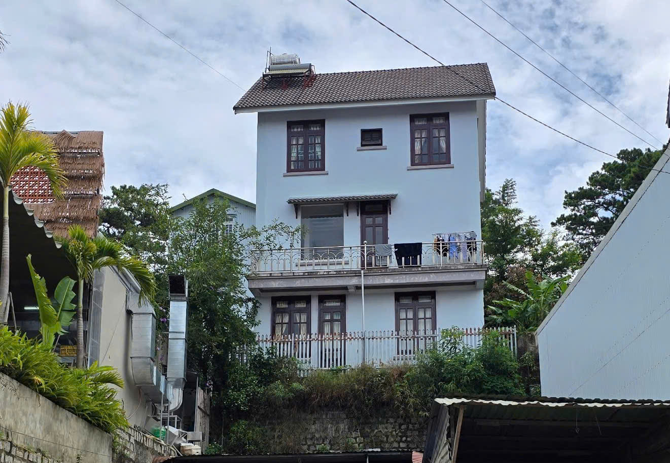 Mập mờ vụ bán nhà thần tốc và thi hành án 11 , 4 tỉ đồng tại Đà Lạt - Ảnh 1. Mập mờ vụ bán nhà thần tốc và thi hành án 11 , 4 tỉ đồng tại Đà Lạt - Ảnh 1.