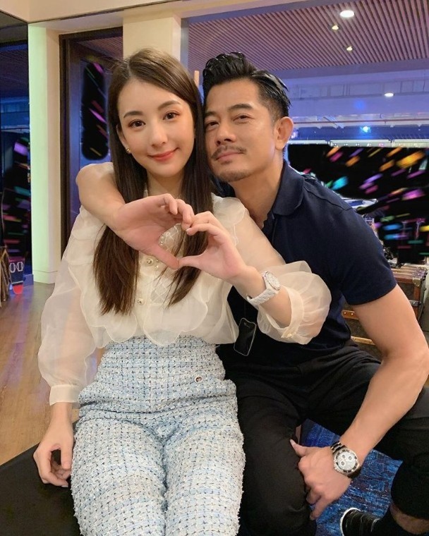 Nam thần hạng A giờ mới chịu bỏ thói keo kiệt, vợ hotgirl nhẫn nhục đủ đường để phải đẻ được con trai?- Ảnh 6. Nam thần hạng A giờ mới chịu bỏ thói keo kiệt, vợ hotgirl nhẫn nhục đủ đường để phải đẻ được con trai?- Ảnh 6.