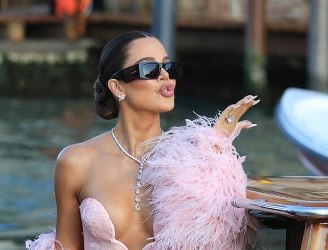 Gái đẹp nhà Kardashian - Jenner Gái đẹp nhà Kardashian - Jenner