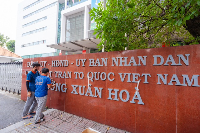 Sáp nhập tp . Hcm: Trụ sở đồng loạt thay bảng tên hành chính , chuẩn bị cho lịch sử mới - Ảnh 4.