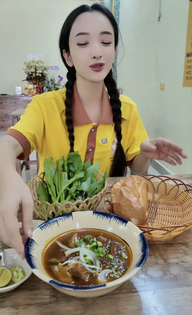 Ch&aacute;u g&aacute;i L&ecirc; Giang dẹp tiệm qu&aacute;n b&ograve; kho v&igrave; hương vị g&acirc;y tranh c&atilde;i, đến &ldquo;d&igrave; ruột&rdquo; cũng phải &aacute;i ngại khi ăn?- Ảnh 4.