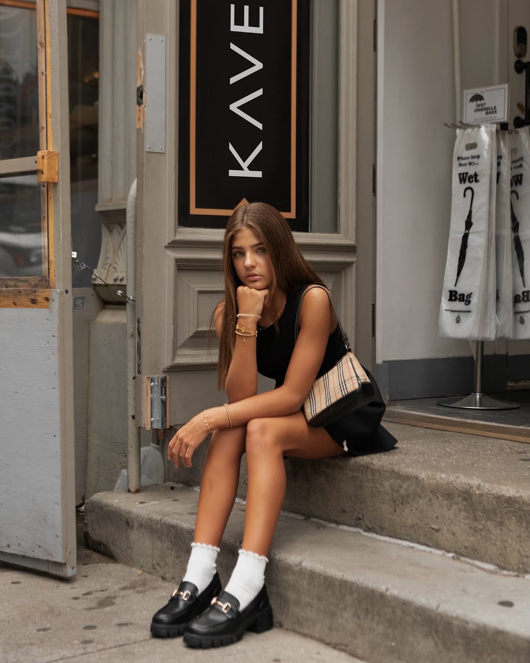 Cặp mẫu song sinh đẹp nhất thế giới: 6 tháng đã gia nhập làng thời trang, càng lớn càng 