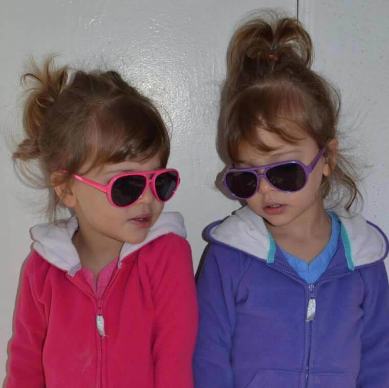 Cặp mẫu song sinh đẹp nhất thế giới: 6 tháng đã gia nhập làng thời trang, càng lớn càng 