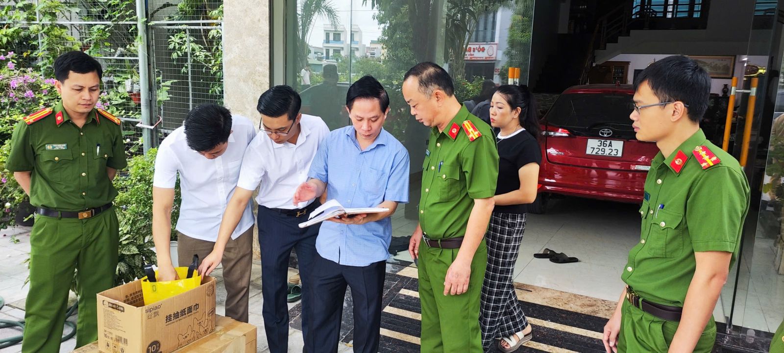 Khám xét nơi ở và Công ty của giang hồ Vi ngộ: Những thông tin mới nhất - Ảnh 1.