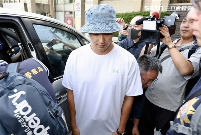 T&igrave;nh trạng th&ecirc; thảm của hơn 11 diễn vi&ecirc;n - ca sĩ bị bắt trong cuộc truy qu&eacute;t n&oacute;ng của cảnh s&aacute;t- Ảnh 2.