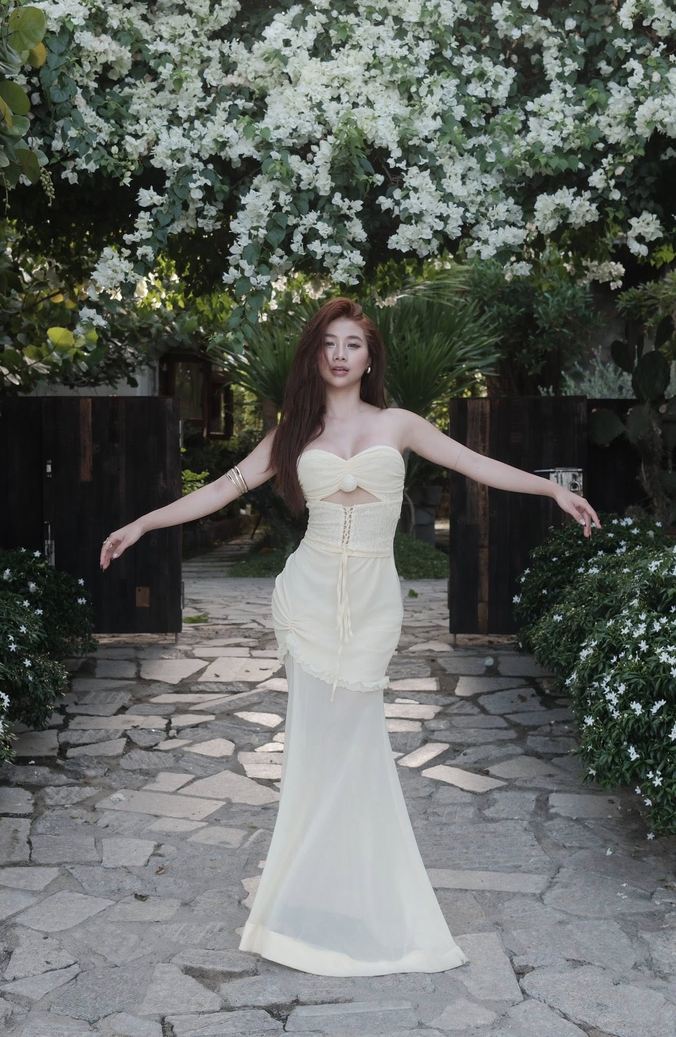 Nóng hơn mùa hè, không cần bikini bốc lửa Louis Phạm vẫn “đốt mắt” dân tình với vóc dáng trên sân golf- Ảnh 2. Nóng hơn mùa hè, không cần bikini bốc lửa Louis Phạm vẫn “đốt mắt” dân tình với vóc dáng trên sân golf- Ảnh 2.