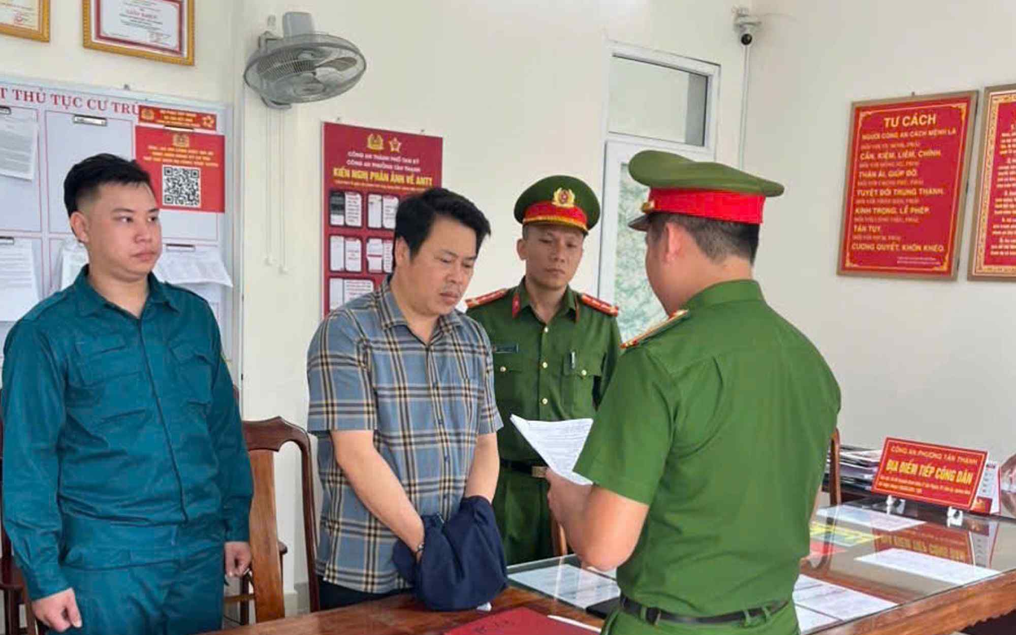 Bắt giữ Châu Vĩnh Phú ngay tại Sân bay Nội Bài - Ảnh 3.