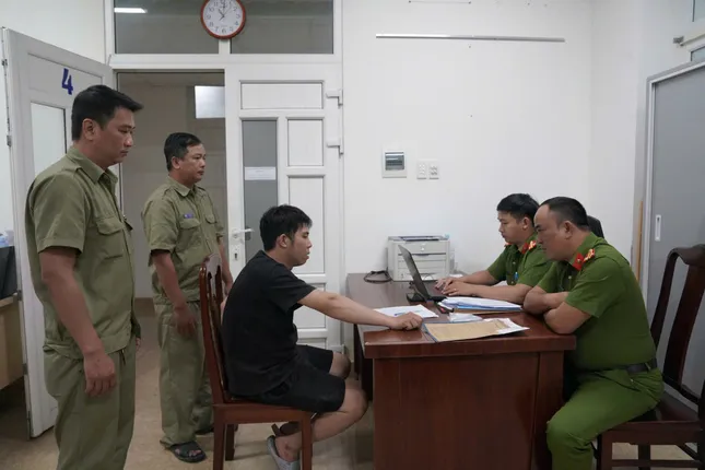 Cướp tài sản của cụ bà 70 tuổi giữa ban ngày tại Huế - Ảnh 2.
