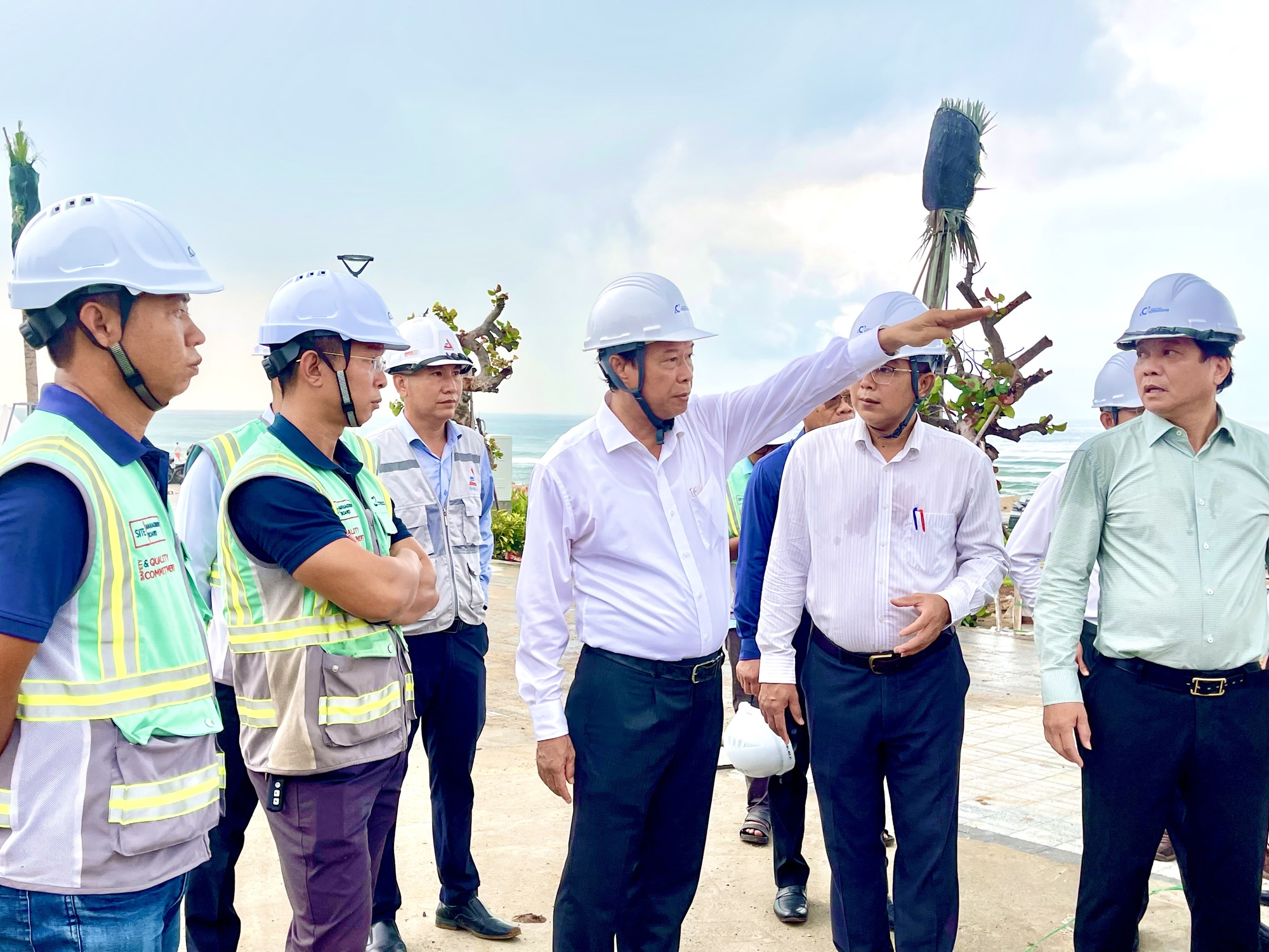 Chạy nước rút hoàn thiện "bộ mặt mới" Bãi Sau, TP Vũng Tàu trước ngày 15-8 - Ảnh 1.