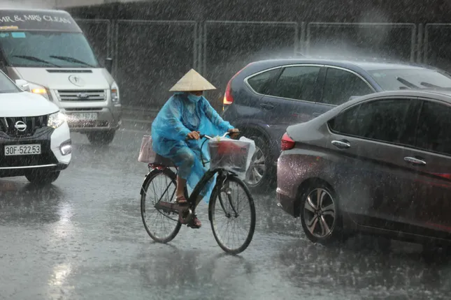 Miền Bắc sắp đón thêm mưa dông vào chiều tối và đêm nay - Ảnh 1.