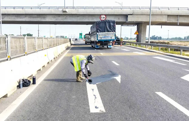 Biển báo cao tốc Hà Tĩnh gây nhầm lẫn với tên địa danh lạ Cẩm Dân - Ảnh 4. Biển báo cao tốc Hà Tĩnh gây nhầm lẫn với tên địa danh lạ Cẩm Dân - Ảnh 4.