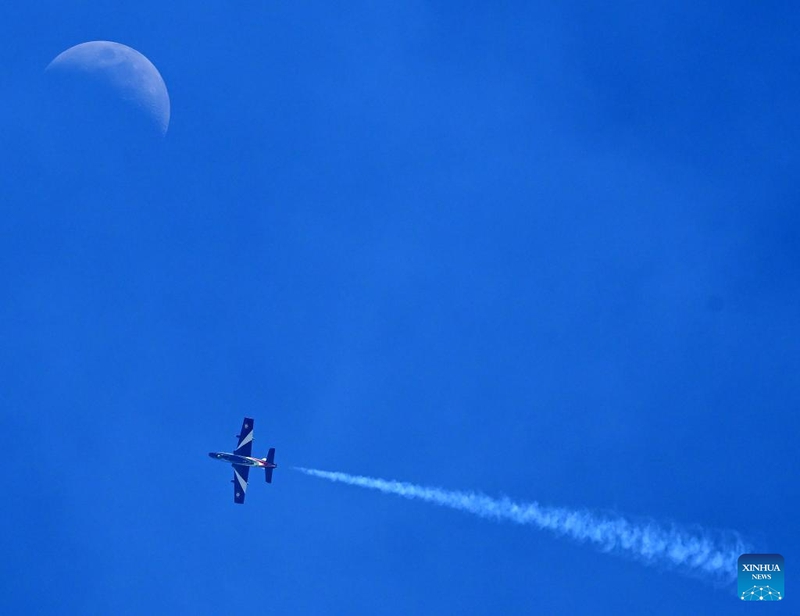 Xem màn trình diễn hàng không của đội bay Frecce Tricolori tại Rome gây ấn tượng mạnh - Ảnh 4.