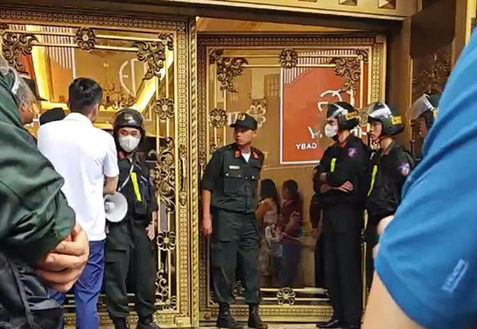 Căn nhà nổi bật của Tuấn thần đèn giữa phố Lê Hoàn TP thanh hóa - Ảnh 11.