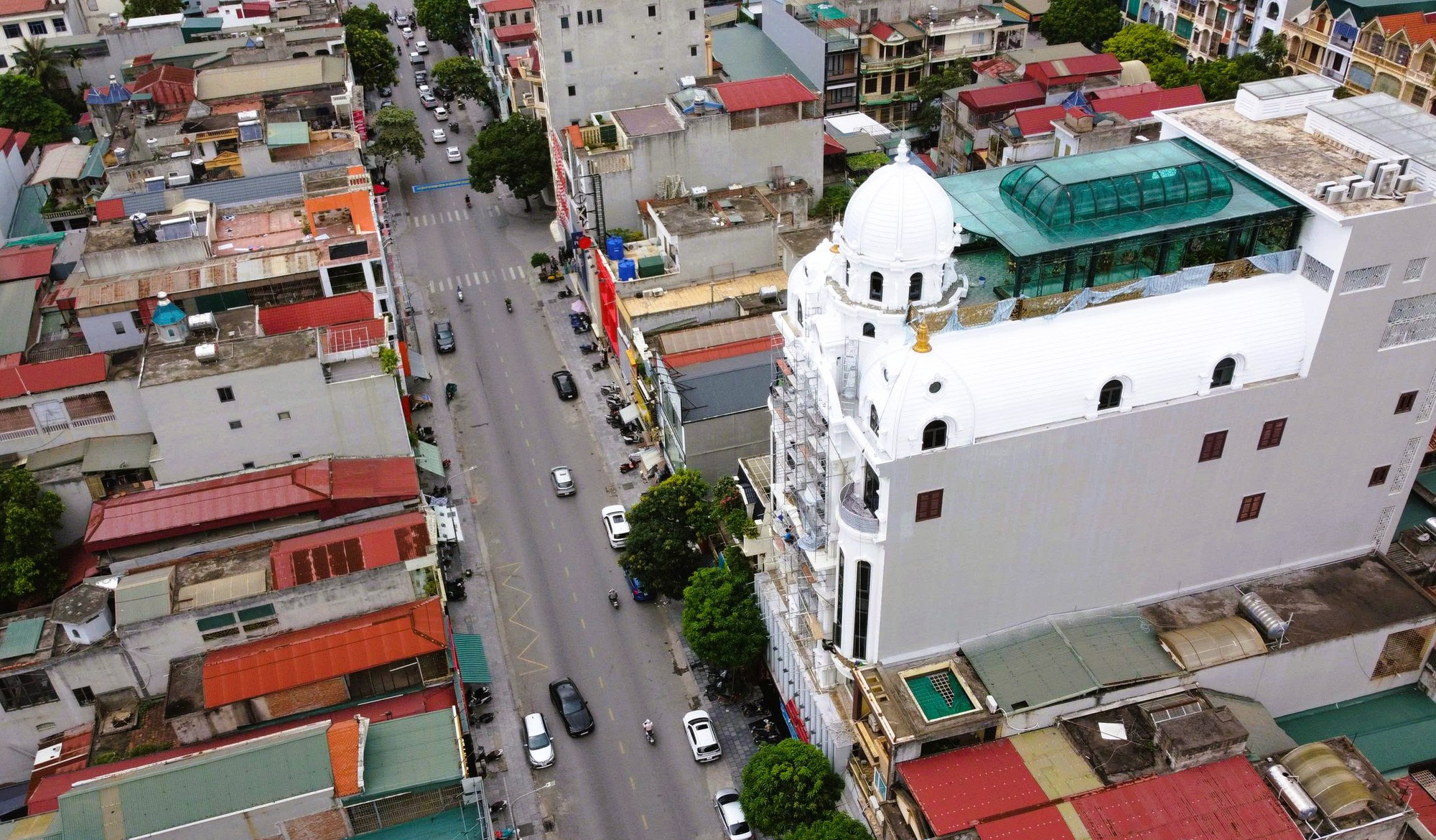 Căn nhà nổi bật của Tuấn thần đèn giữa phố Lê Hoàn TP thanh hóa - Ảnh 4.