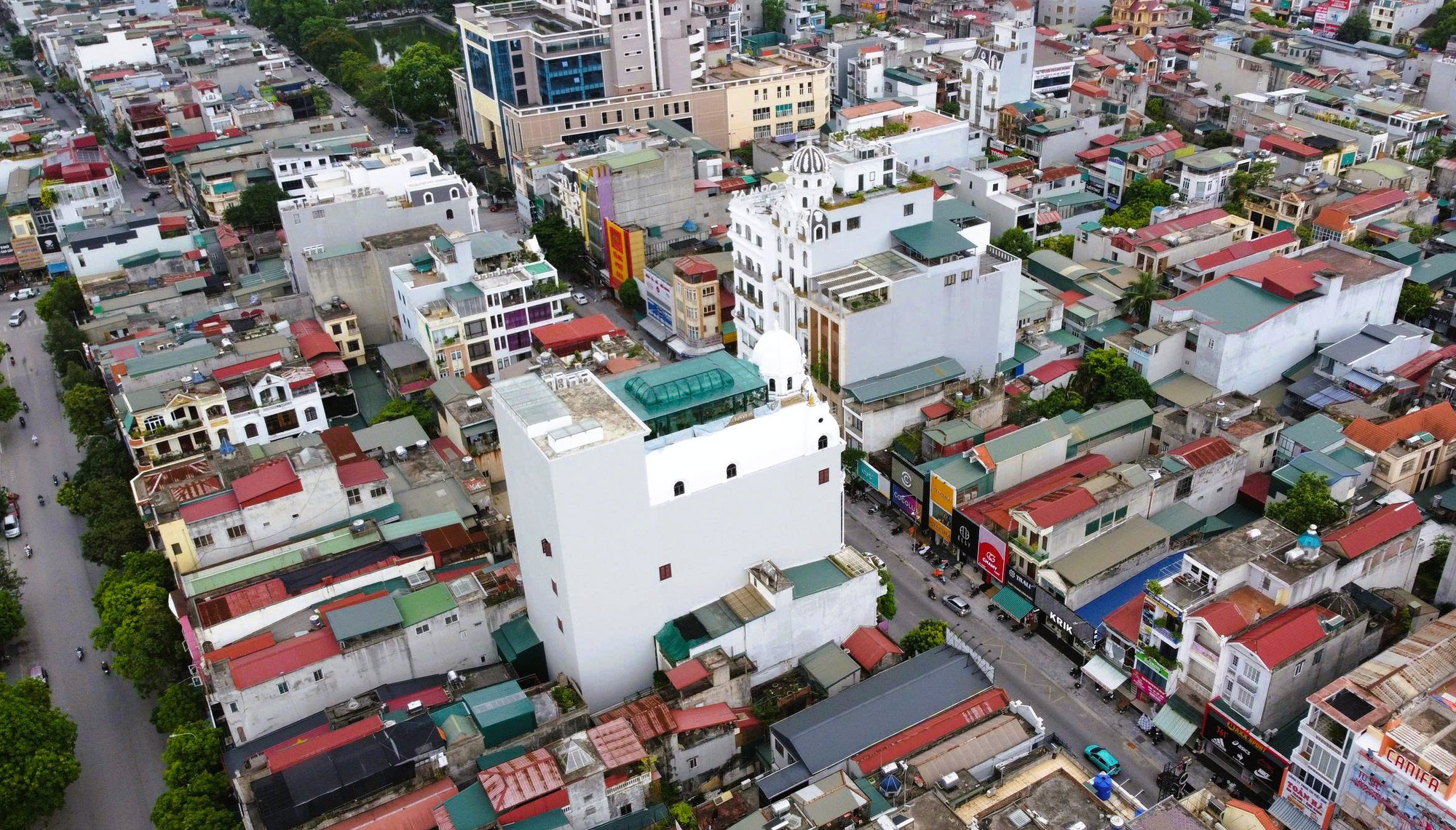 Căn nhà nổi bật của Tuấn thần đèn giữa phố Lê Hoàn TP thanh hóa - Ảnh 5.