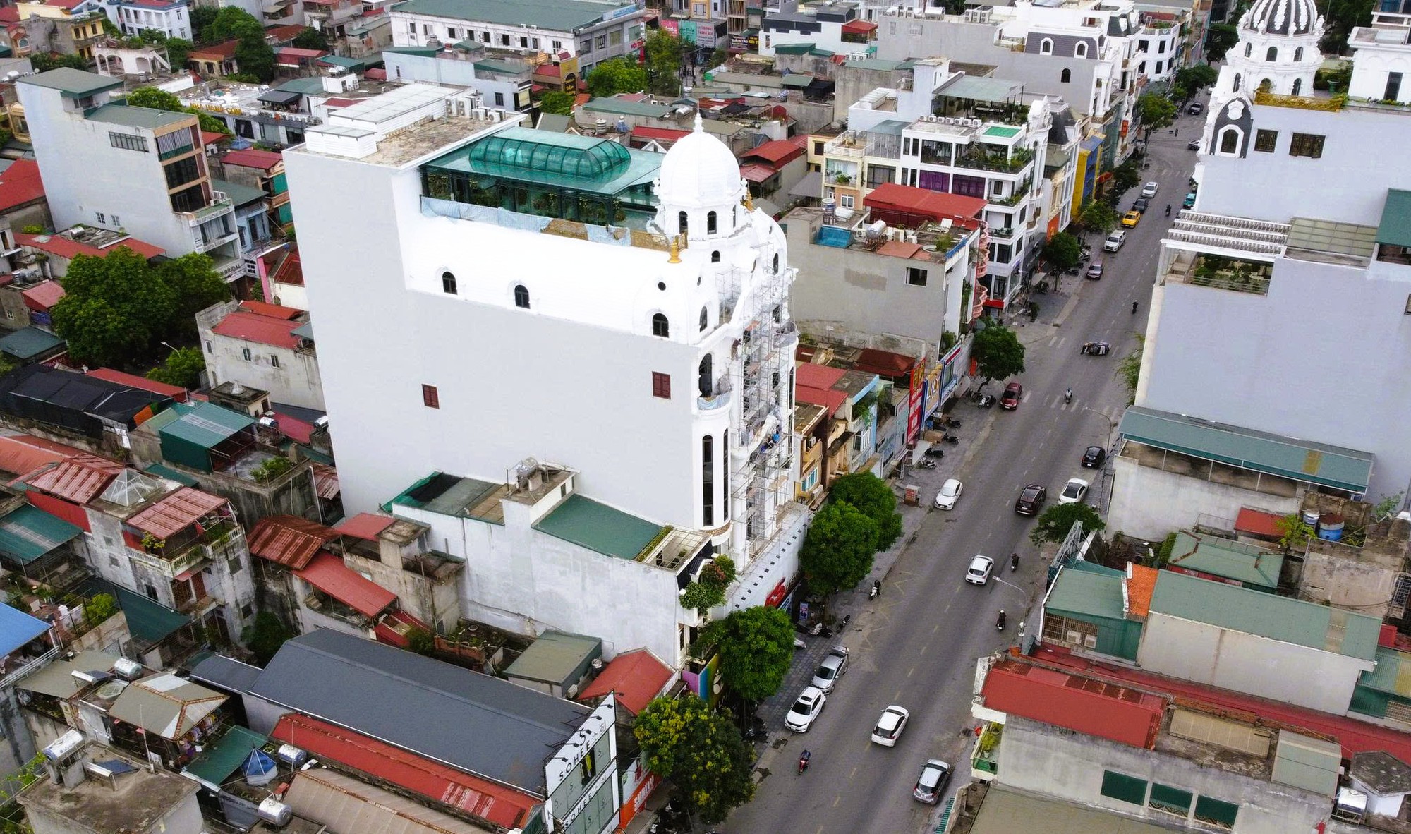 Căn nhà nổi bật của Tuấn thần đèn giữa phố Lê Hoàn TP thanh hóa - Ảnh 7.