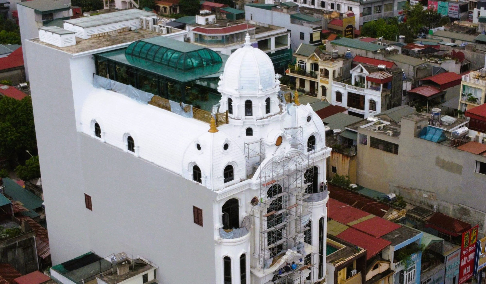 Căn nhà nổi bật của Tuấn thần đèn giữa phố Lê Hoàn TP thanh hóa - Ảnh 8.