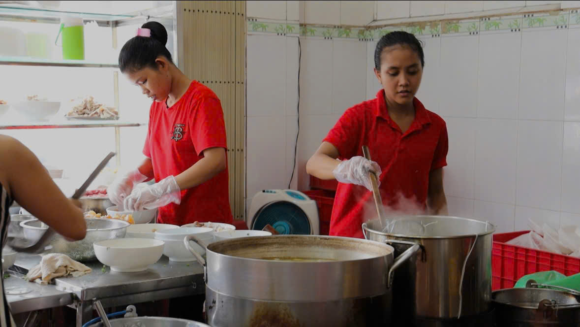 Hai quán phở, một nhà - cùng được Michelin gọi tên - Ảnh 7.