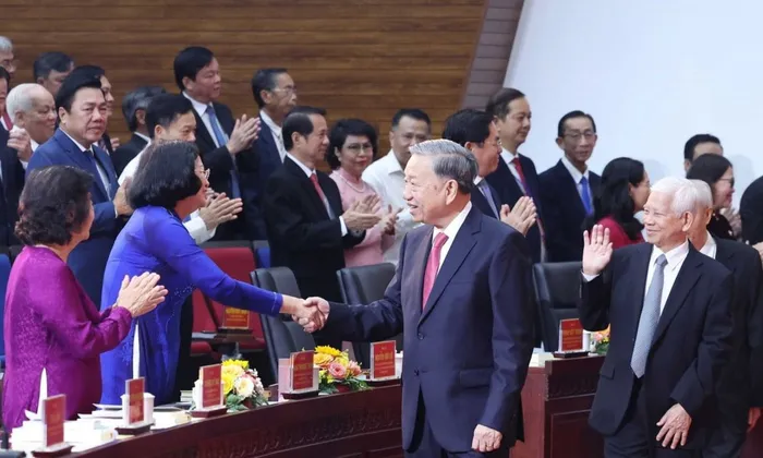 Công bố nhân sự lãnh đạo các tỉnh, thành mới sau sáp nhập - Ảnh 6. Công bố nhân sự lãnh đạo các tỉnh, thành mới sau sáp nhập - Ảnh 27.