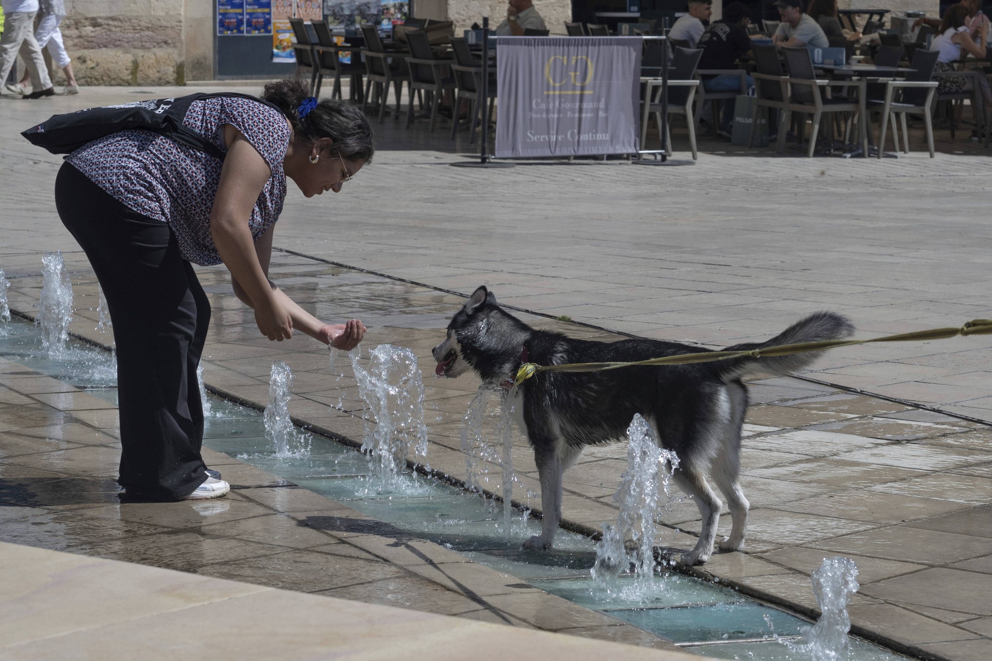 Nắng nóng trở lại châu Âu- Ảnh 1. Nắng nóng trở lại châu Âu- Ảnh 1.