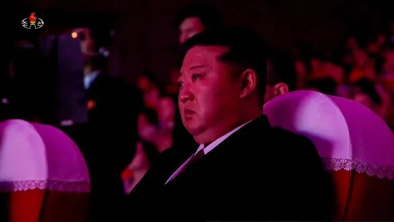 Chủ tịch Kim Jong Un xúc động tại lễ hồi hương binh sĩ Triều Tiên - Ảnh 2.