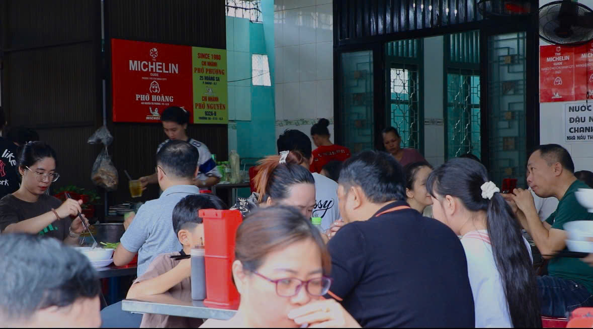 Hai quán phở, một nhà - cùng được Michelin gọi tên - Ảnh 11.